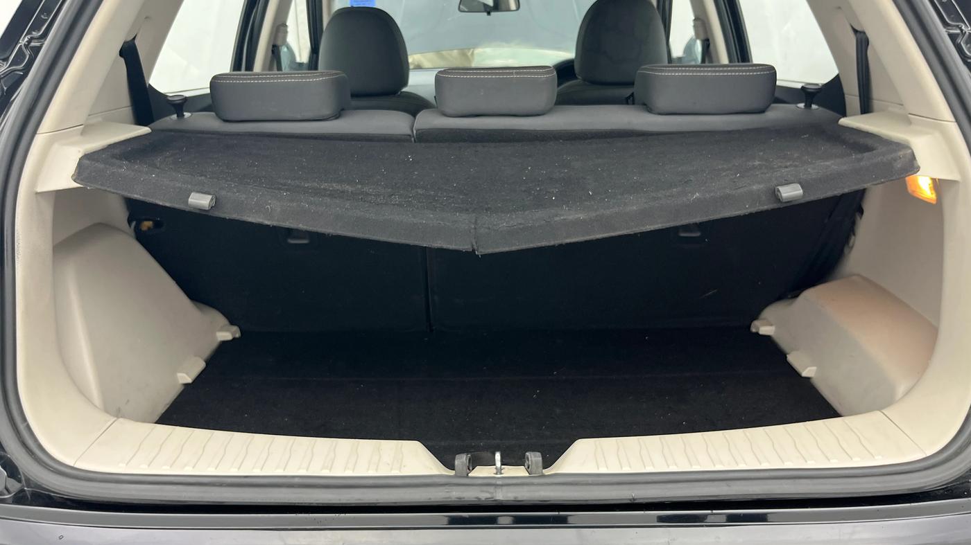 2019 Mahindra XUV300 W8 1.2 PETROL, Petrol, Manual, 55,445 km, Boot Inside