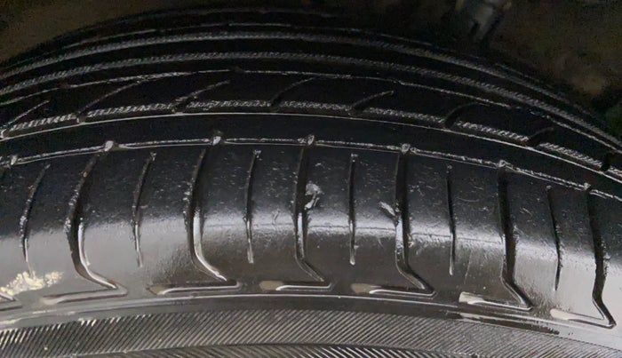 2014 Maruti Ertiga VXI CNG, CNG, Manual, 59,133 km, Right Rear Tyre Tread