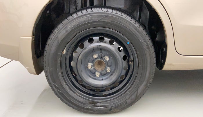 2014 Maruti Ertiga VXI CNG, CNG, Manual, 59,133 km, Right Rear Wheel