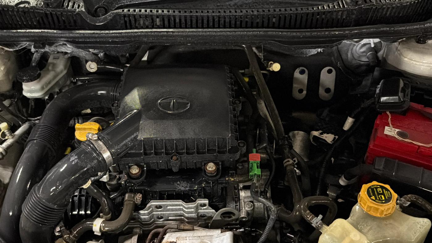 2018 Tata NEXON XT PETROL, Petrol, Manual, 28,953 km, Engine View