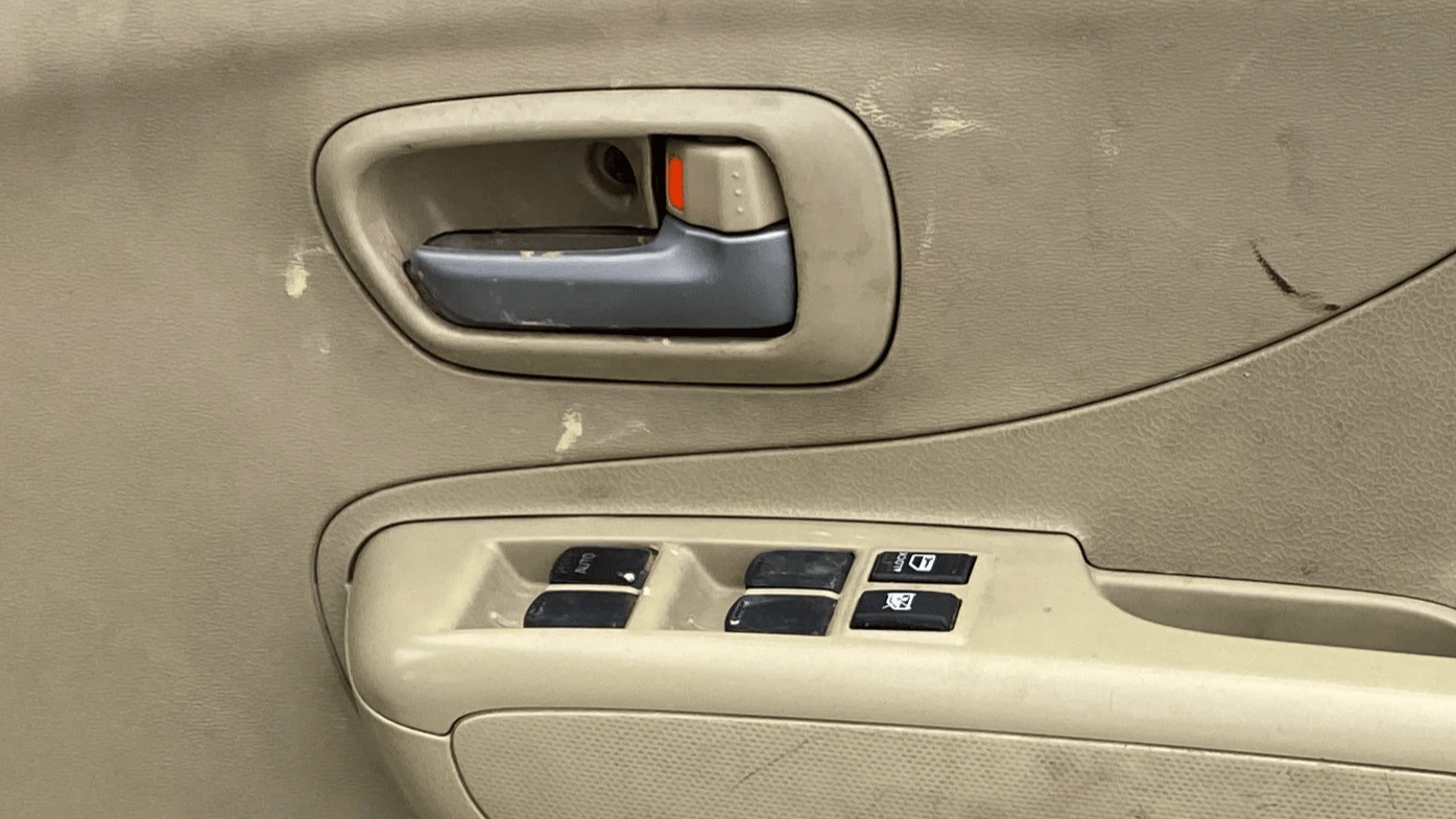 2013 Maruti A Star VXI, Petrol, Manual, 72,028 km, Driver Side Door Panels Control
