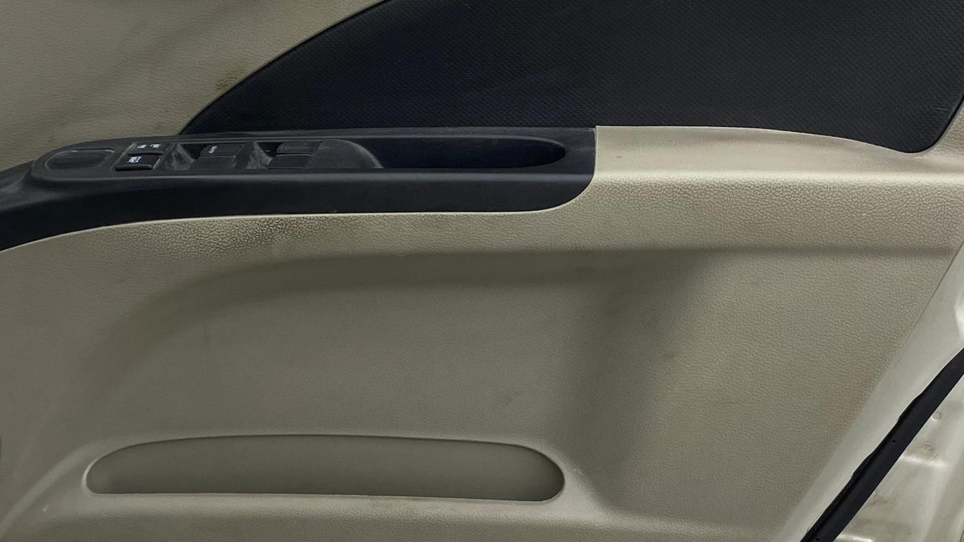 2015 Maruti Celerio VXI, Petrol, Manual, 1,29,781 km, Driver Side Door Panels Control