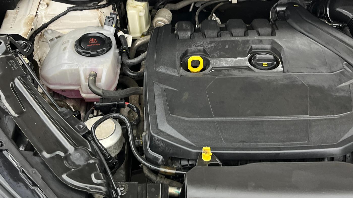 2022 Skoda KUSHAQ STYLE 1.5L TSI DSG, Petrol, Automatic, 45,545 km, Engine View - Right
