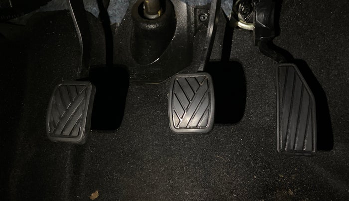 2022 Maruti IGNIS ZETA 1.2, CNG, Manual, 50,289 km, Pedals