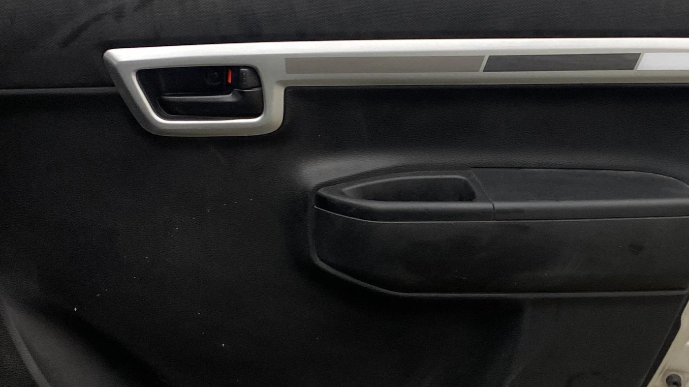 2020 Maruti S PRESSO VXI+, Petrol, Manual, 73,378 km, Driver Side Door Panels Control