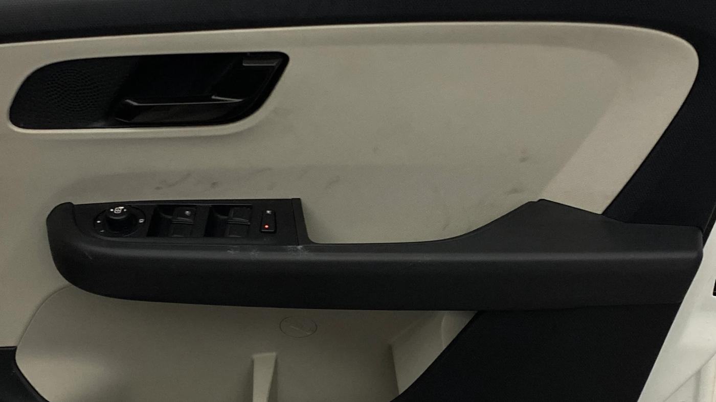 2021 Tata ALTROZ XM PLUS PETROL, Petrol, Manual, 65,950 km, Driver Side Door Panels Control