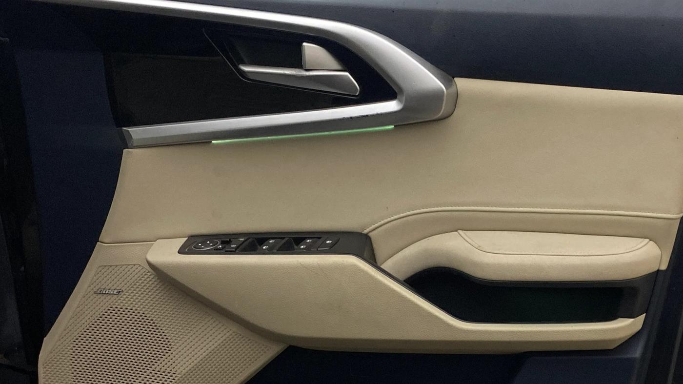2022 KIA CARENS LUXURY PLUS 1.4 PETROL 7 STR, Petrol, Manual, 61,668 km, Driver Side Door Panels Control
