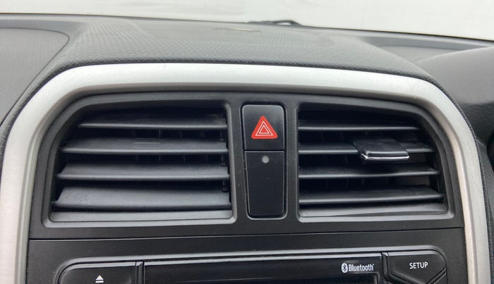 2017 Maruti Vitara Brezza VDI (O), Diesel, Manual, 70,600 km, AC Unit - Front vent has minor damage