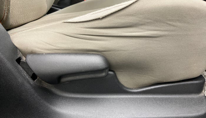 2017 Maruti Vitara Brezza VDI (O), Diesel, Manual, 70,600 km, Driver Side Adjustment Panel