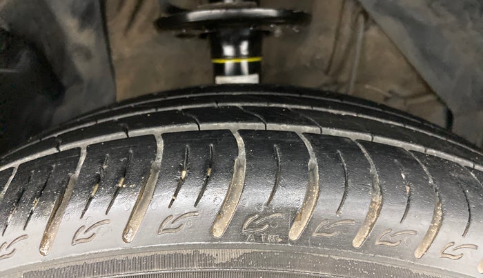 2017 Maruti Vitara Brezza VDI (O), Diesel, Manual, 70,600 km, Right Front Tyre Tread