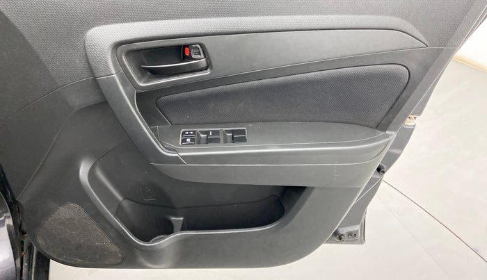 2017 Maruti Vitara Brezza VDI (O), Diesel, Manual, 70,600 km, Driver Side Door Panels Control