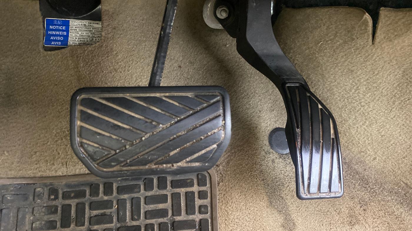 2019 Maruti Ciaz ALPHA  AT 1.5 SHVS PETROL, Petrol, Automatic, 52,089 km, Pedals