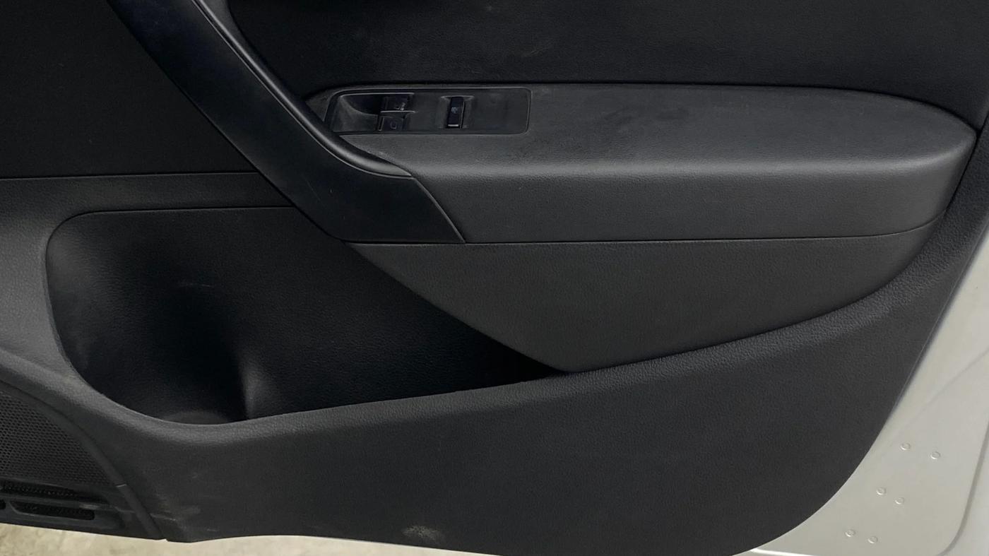 2021 Volkswagen Polo COMFORTLINE 1.0L TSI AT, Petrol, Automatic, 78,806 km, Driver Side Door Panels Control