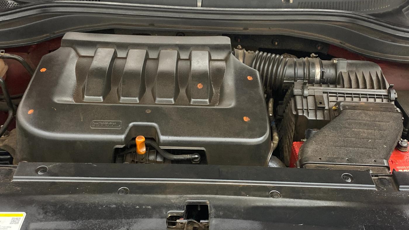2022 Mahindra XUV700 AX 3 P MT 5 STR, Petrol, Manual, 82,103 km, Engine View