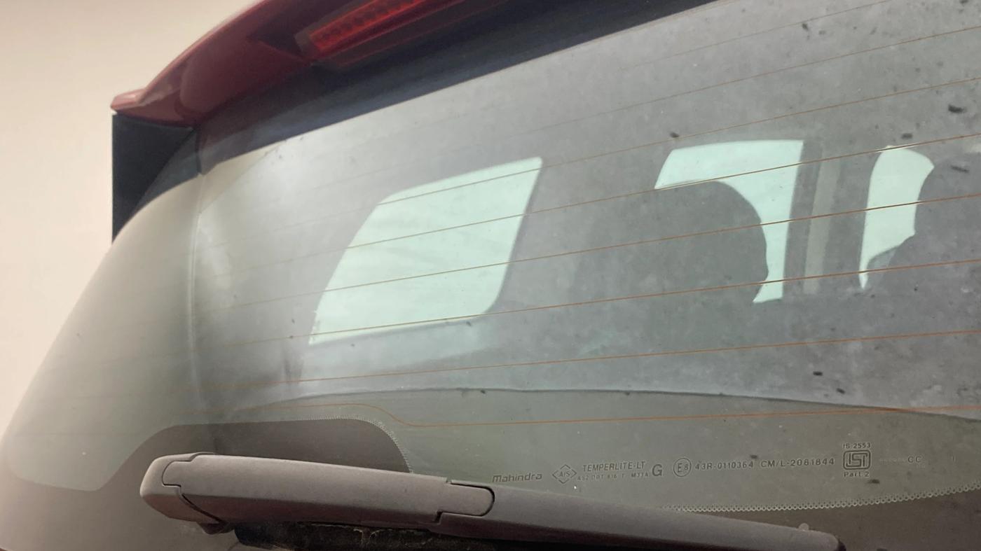 2022 Mahindra XUV700 AX 3 P MT 5 STR, Petrol, Manual, 82,103 km, Rear Wiper