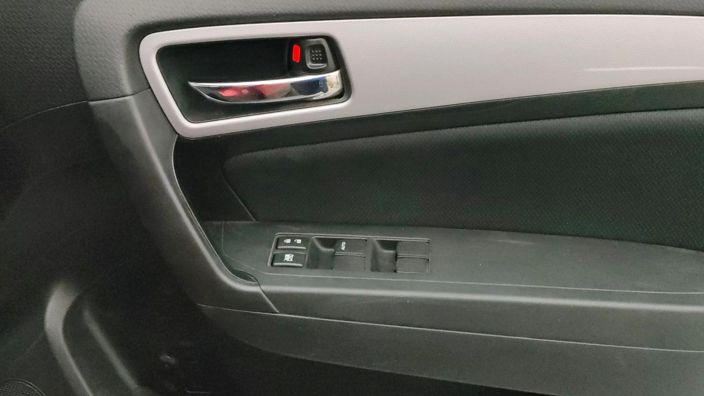 2022 Maruti Vitara Brezza ZXI PLUS DUAL TONE, Petrol, Manual, 31,467 km, Driver Side Door Panels Control