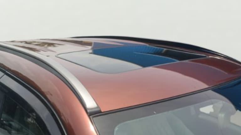 2019 Mahindra XUV500 W9, Diesel, Manual, 1,21,839 km, Moonroof/ Sunroof