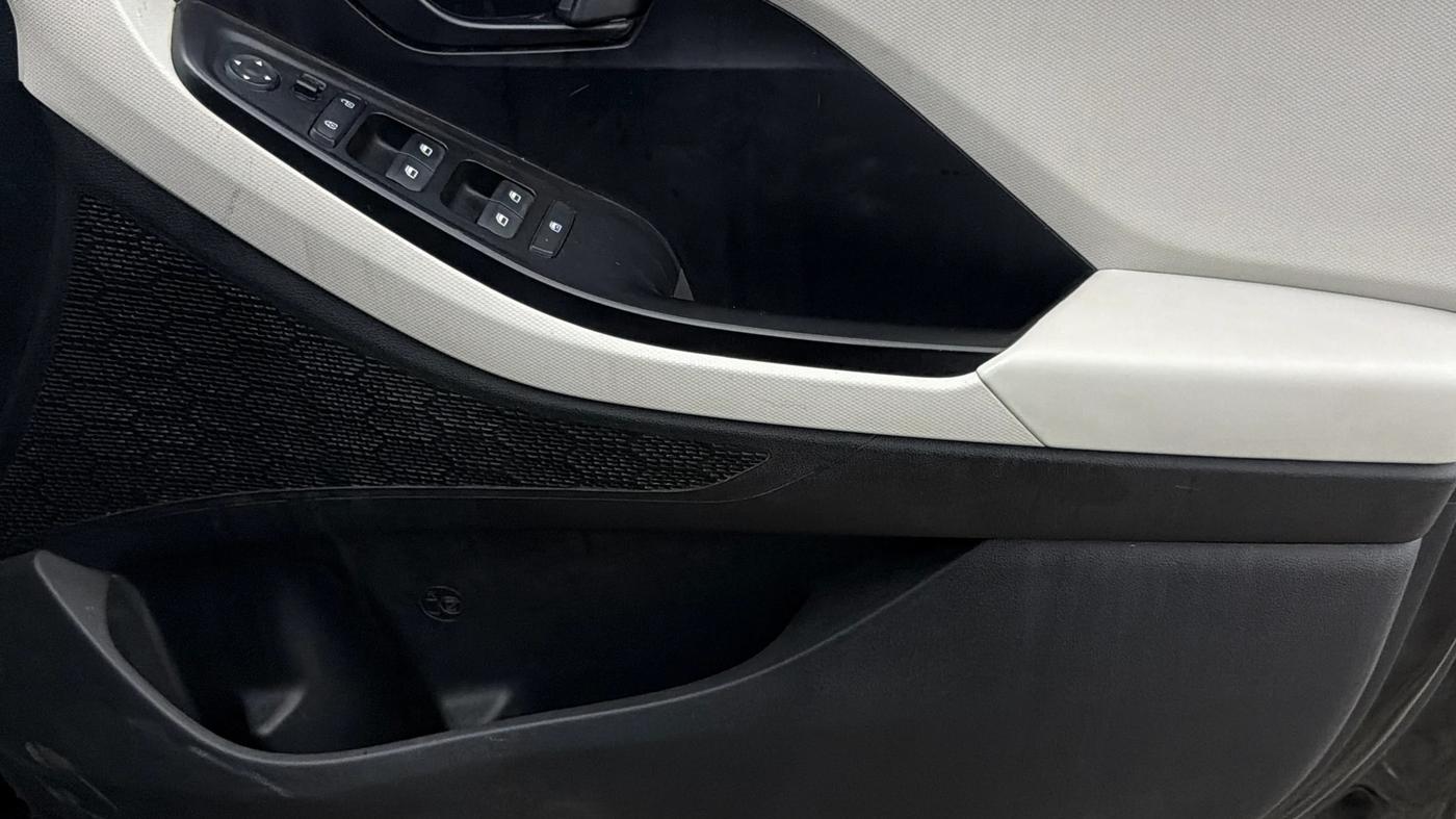 2021 Hyundai Creta EX 1.5 PETROL, Petrol, Manual, 51,236 km, Driver Side Door Panels Control