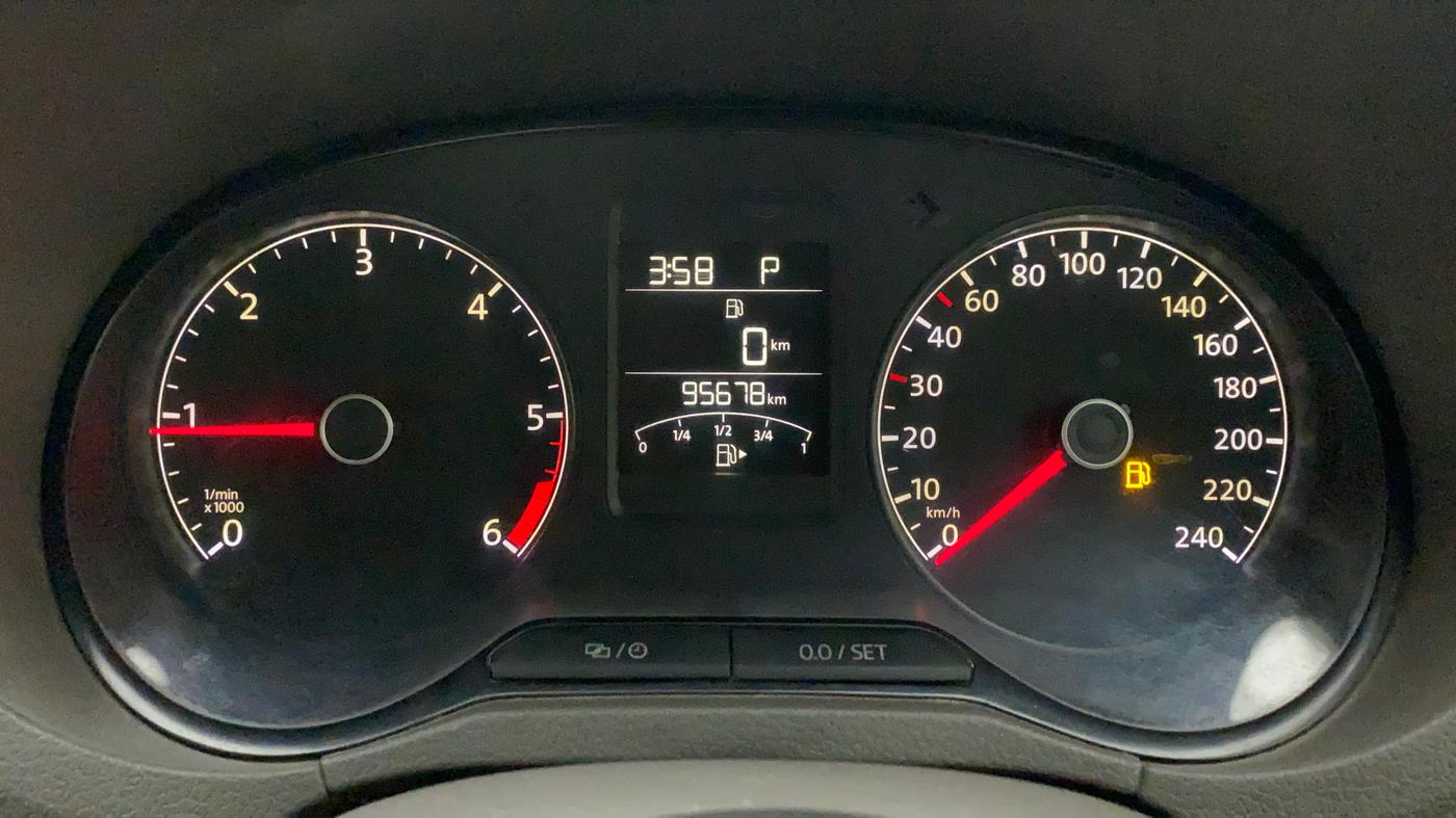 2015 Volkswagen Vento HIGHLINE 1.5 AT, Diesel, Automatic, 95,399 km, Odometer Image