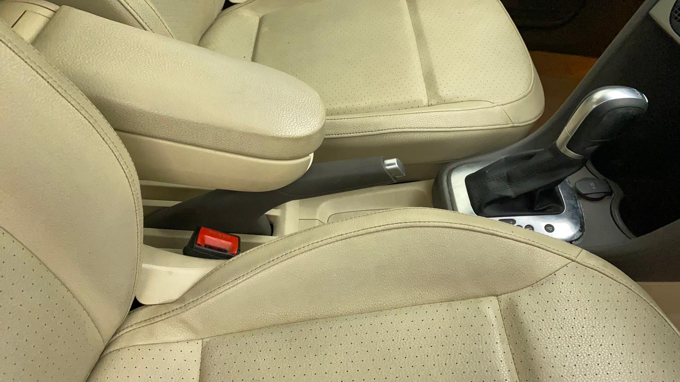 2015 Volkswagen Vento HIGHLINE 1.5 AT, Diesel, Automatic, 95,399 km, Gear Lever