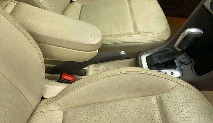 2015 Volkswagen Vento HIGHLINE 1.5 AT, Diesel, Automatic, 95,399 km, Gear Lever