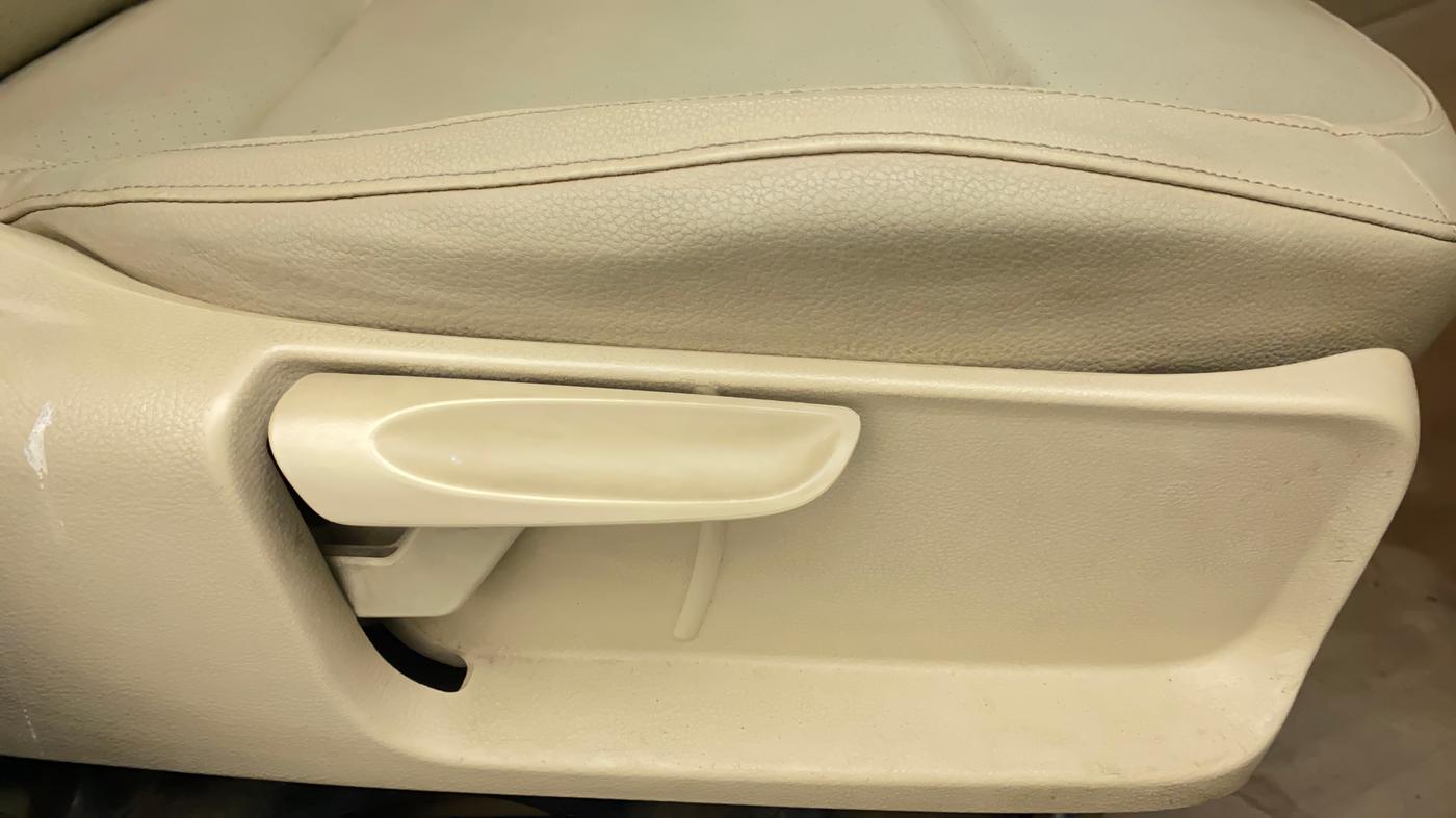 2015 Volkswagen Vento HIGHLINE 1.5 AT, Diesel, Automatic, 95,399 km, Driver Side Adjustment Panel