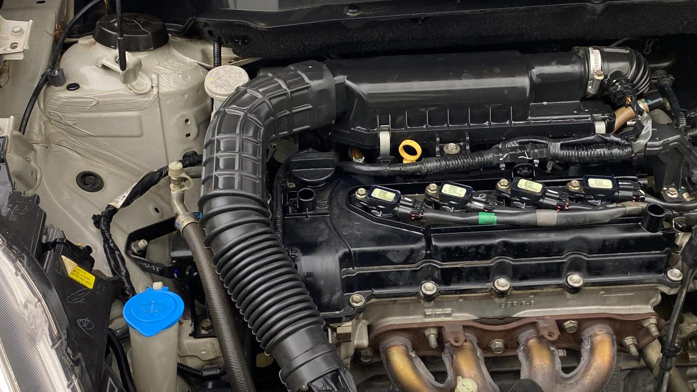 2019 Maruti Swift VXI AMT, Petrol, Automatic, 91,974 km, Engine View - Right