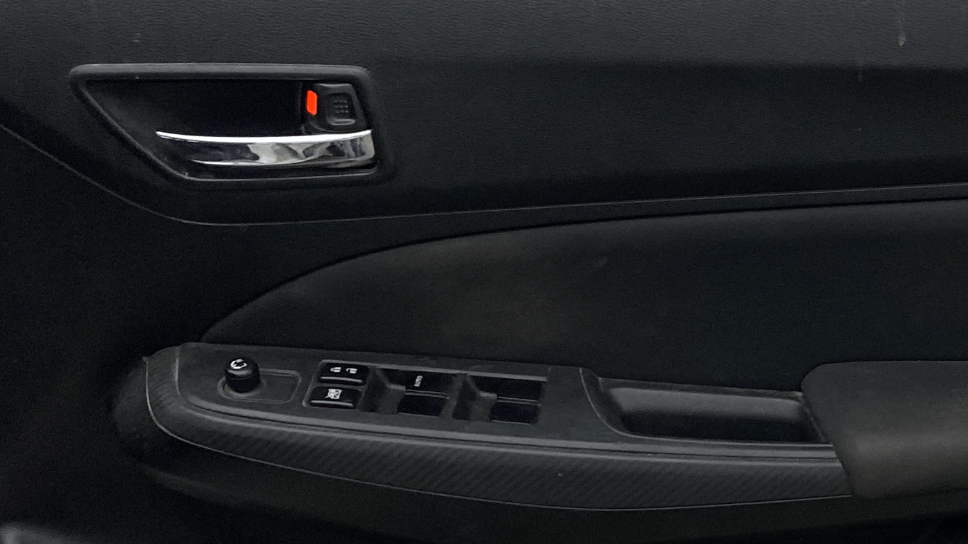 2022 Maruti Swift VXI AMT, Petrol, Automatic, 46,664 km, Driver Side Door Panels Control