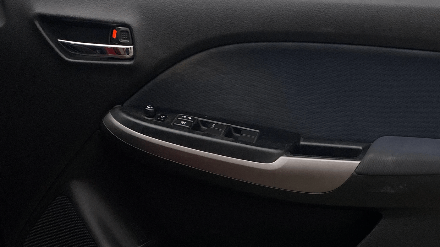 2021 Maruti Baleno ZETA CVT PETROL 1.2, Petrol, Automatic, 85,547 km, Driver Side Door Panels Control