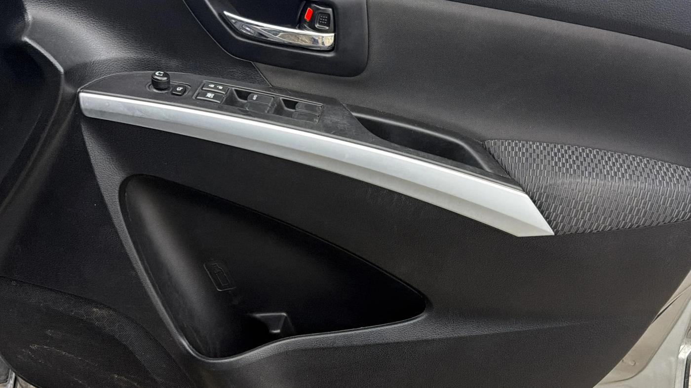 2021 Maruti S Cross ZETA 1.5, Petrol, Manual, 67,051 km, Driver Side Door Panels Control