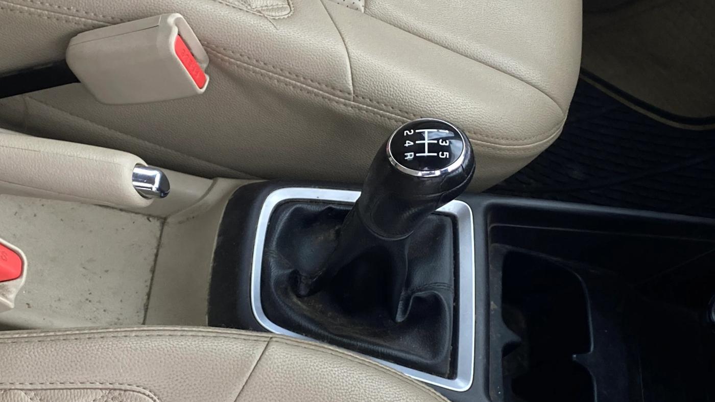 2018 Maruti Dzire VXI, Petrol, Manual, 49,499 km, Gear Lever