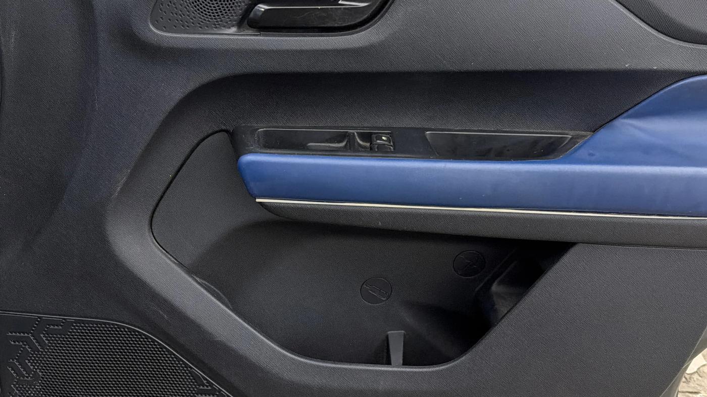2023 Tata PUNCH PURE MT, Petrol, Manual, 13,997 km, Driver Side Door Panels Control