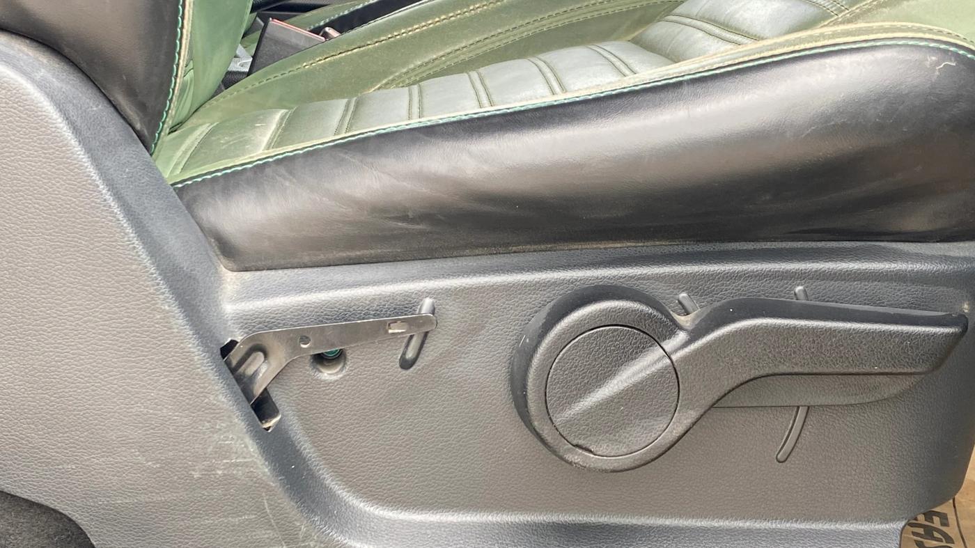 2021 Mahindra Thar LX PETROL HT 4WD AT, Petrol, Automatic, 42,277 km, Driver Side Adjustment Panel