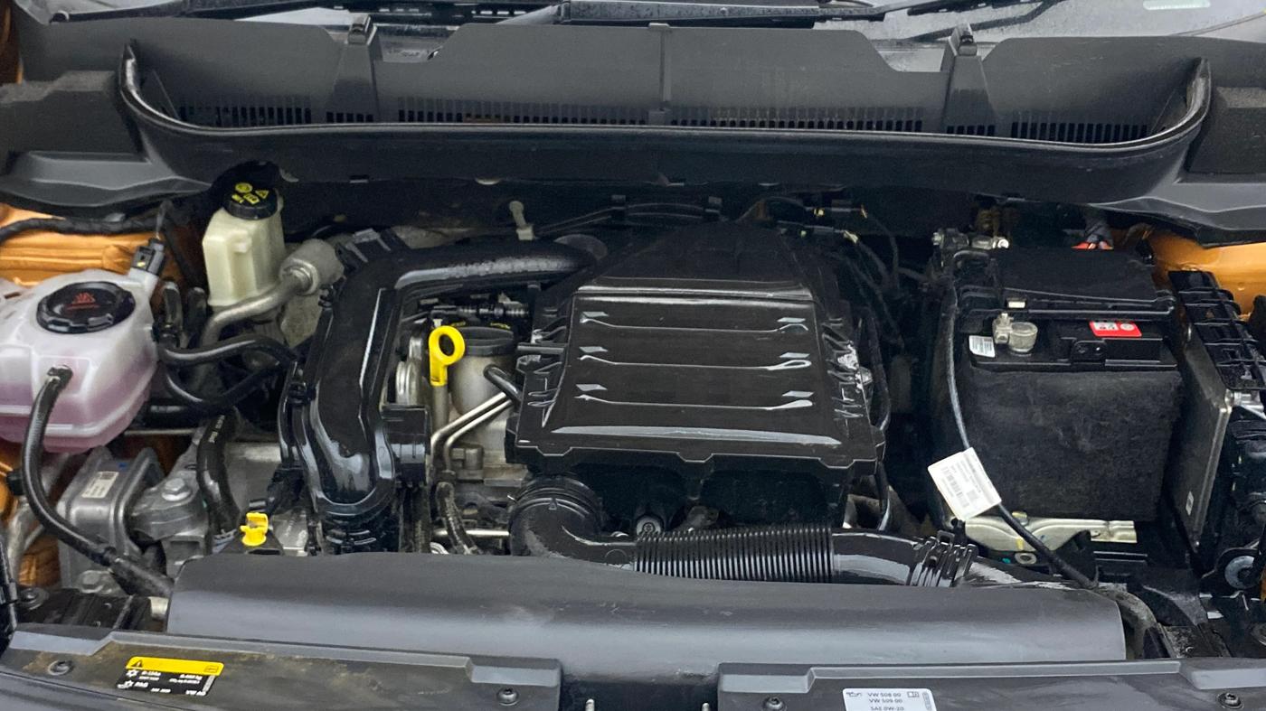 2022 Skoda KUSHAQ STYLE 1.0L TSI MT, Petrol, Manual, 49,524 km, Engine View