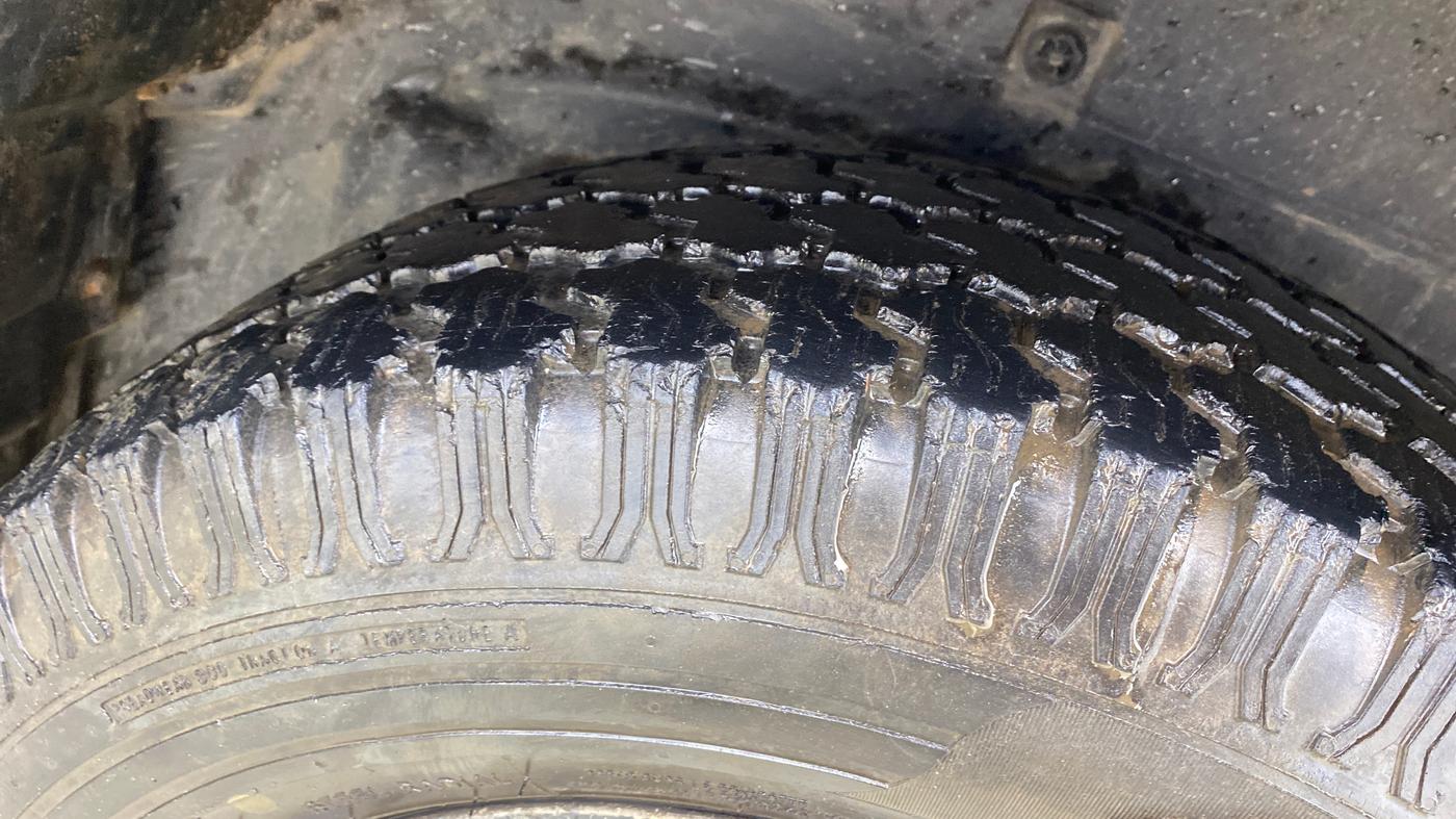2019 Tata Hexa XM PLUS 4X2 7 STR, Diesel, Manual, 1,22,595 km, Left Rear Tyre Tread