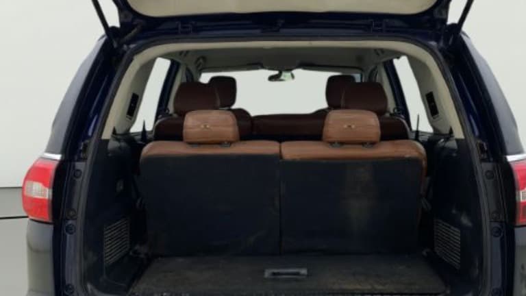 2019 Tata Hexa XM PLUS 4X2 7 STR, Diesel, Manual, 1,22,595 km, Boot Inside