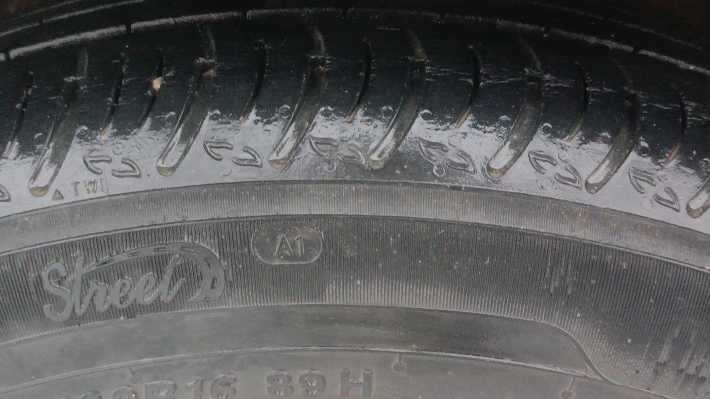 2022 Maruti XL6 ALPHA MT, Petrol, Manual, 47,450 km, Left Front Tyre Tread