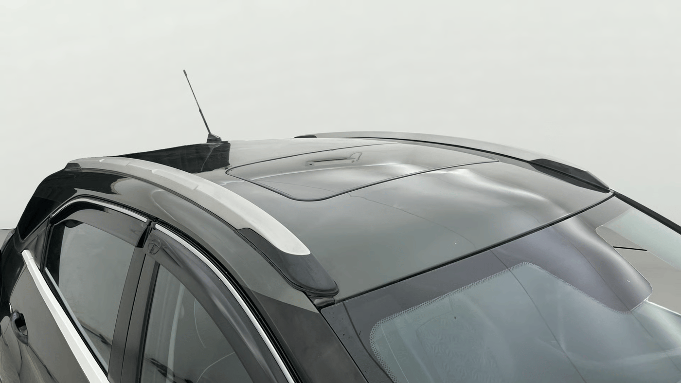 2020 Tata NEXON XMA SUNROOF PETROL, Petrol, Automatic, 69,401 km, Moonroof/ Sunroof