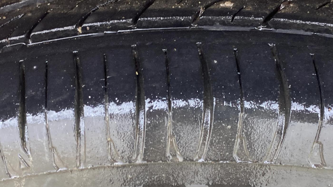 2014 Maruti Wagon R Stingray VXI, Petrol, Manual, 28,537 km, Left Rear Tyre Tread