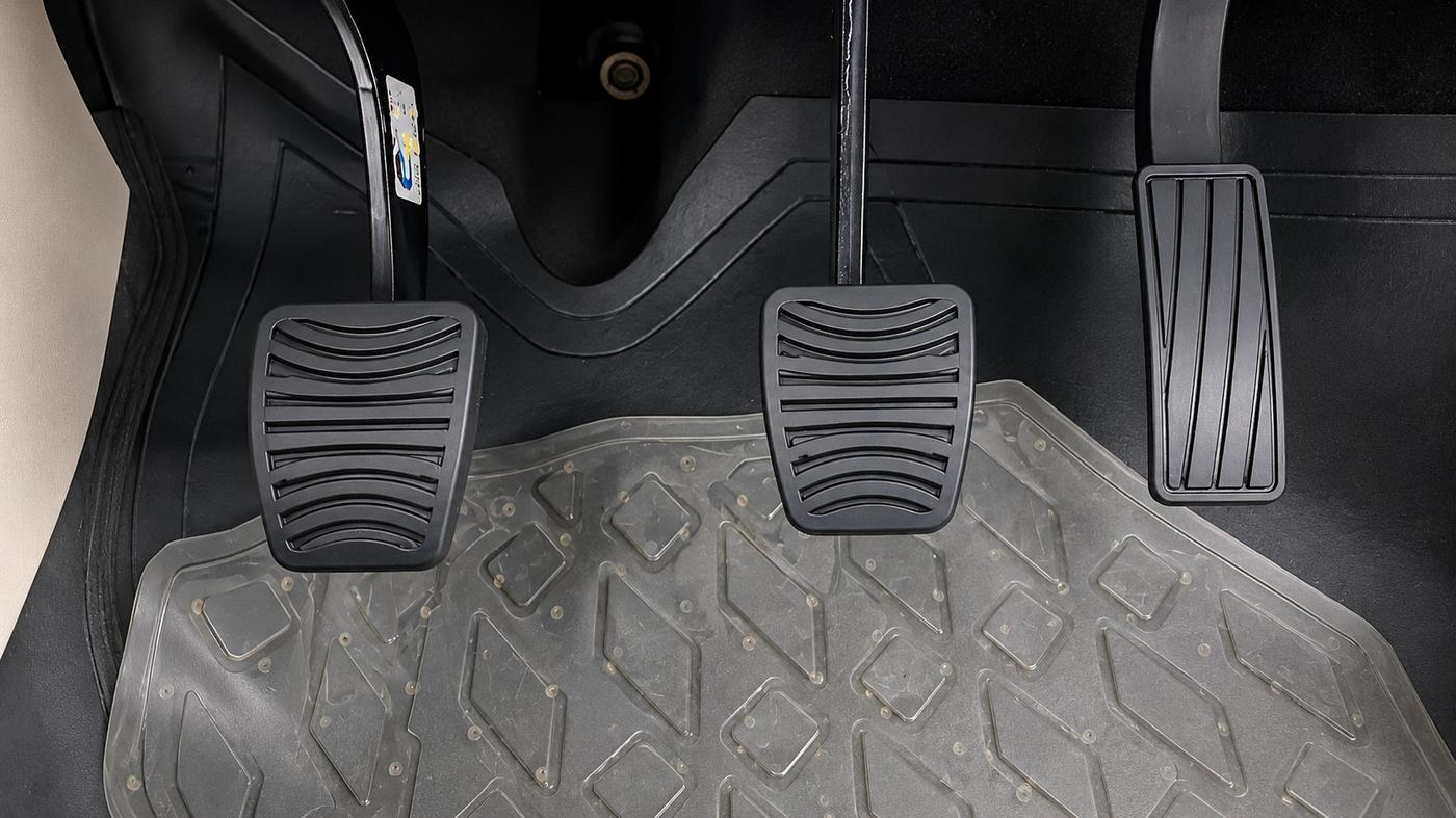 2016 Maruti Celerio ZXI (O), CNG, Manual, 1,29,851 km, Pedals