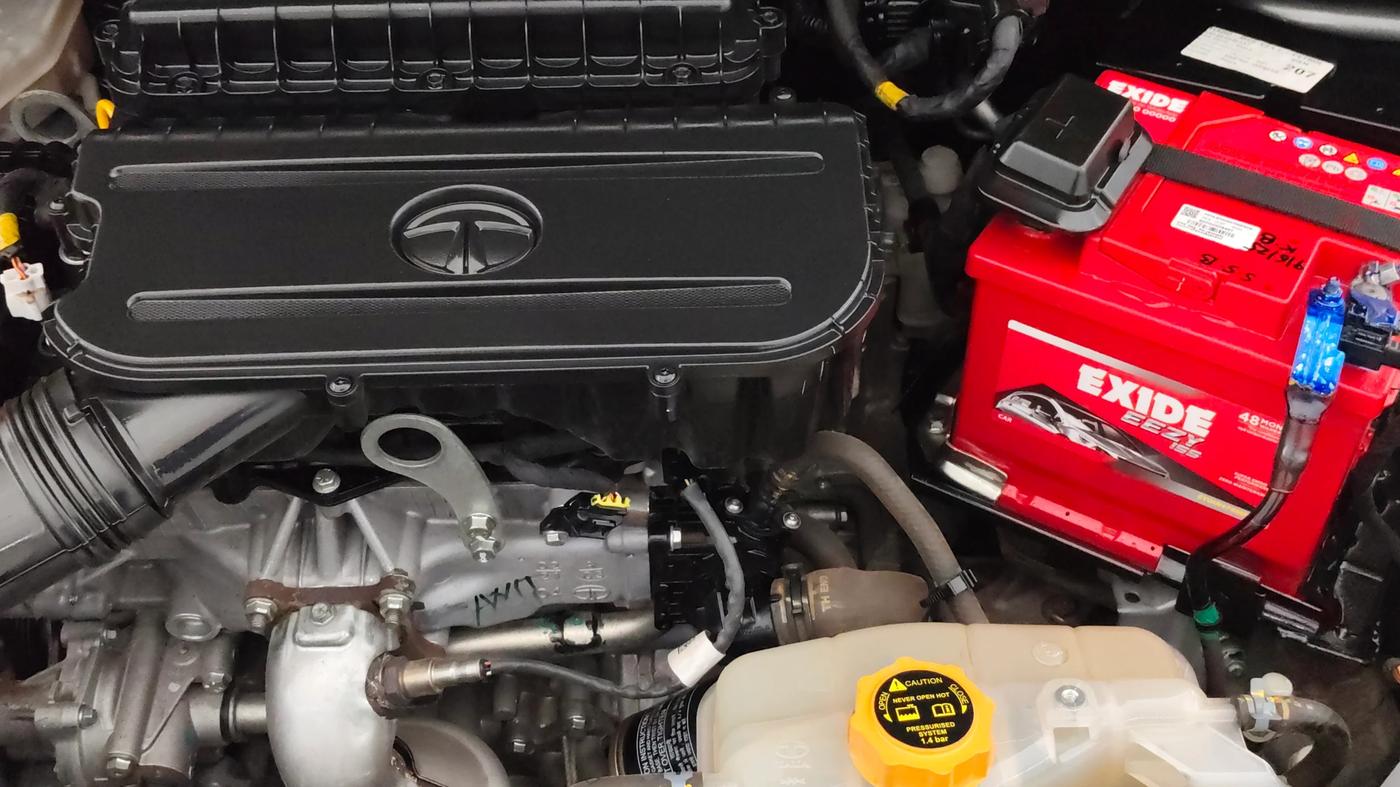 2021 Tata Tiago XZA PLUS PETROL, Petrol, Automatic, 5,899 km, Engine View - Left