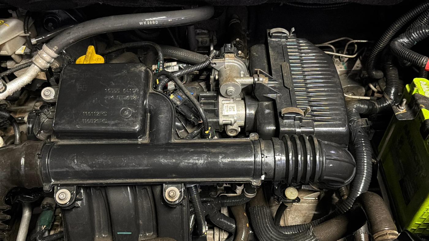 2023 Nissan MAGNITE XL, Petrol, Manual, 40,563 km, Engine View