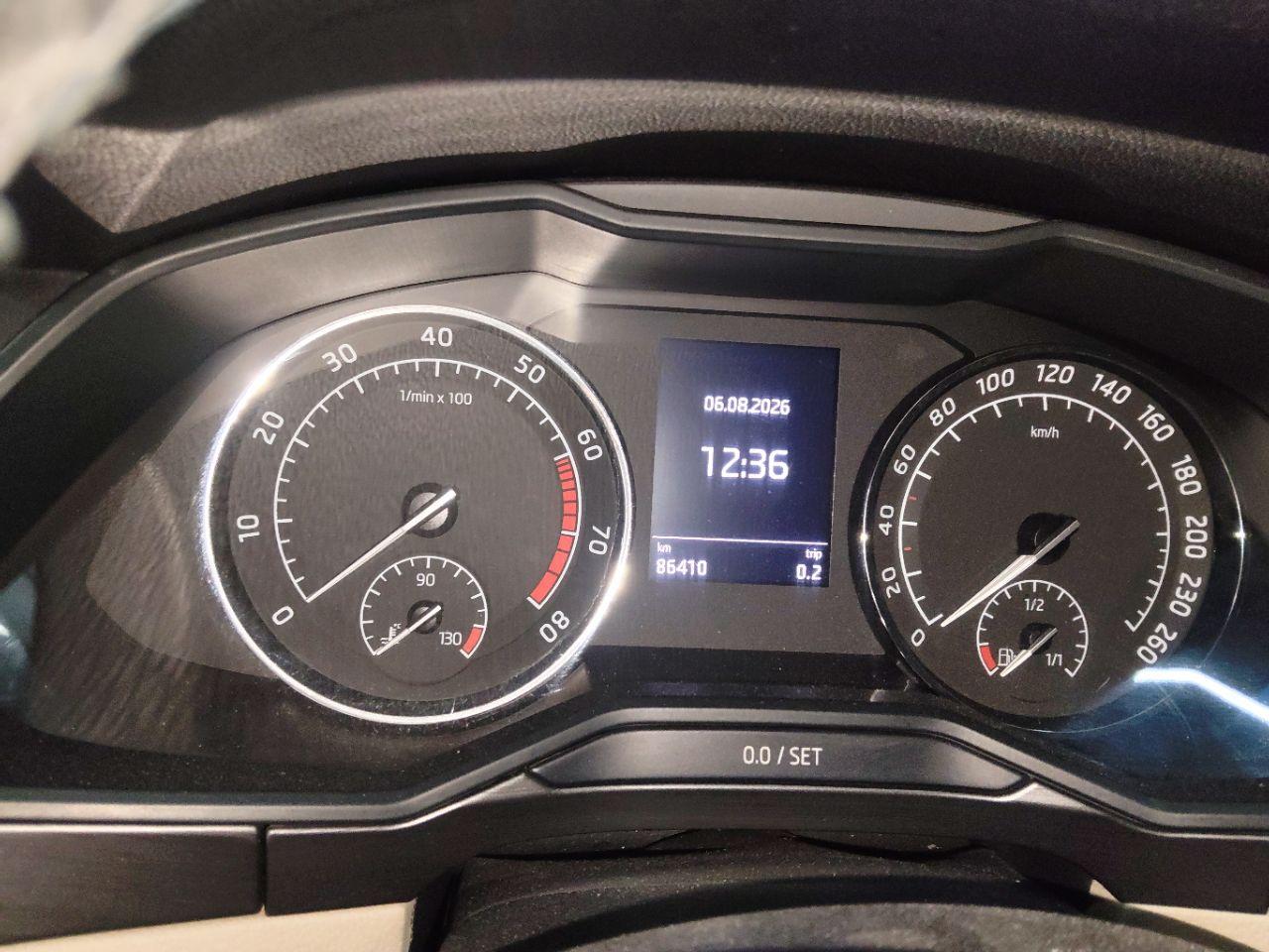 2018 Skoda Superb STYLE 1.8 TSI MT, Petrol, Manual, 86,410 km, Odometer Image