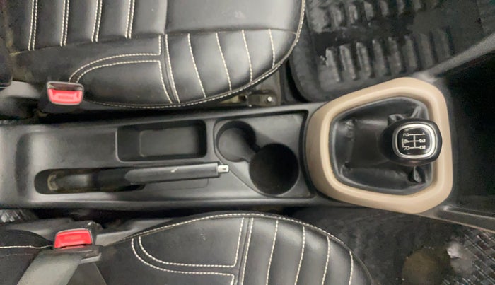 2015 Hyundai Grand i10 SPORTZ 1.2 KAPPA VTVT, CNG, Manual, 1,32,775 km, Gear Lever