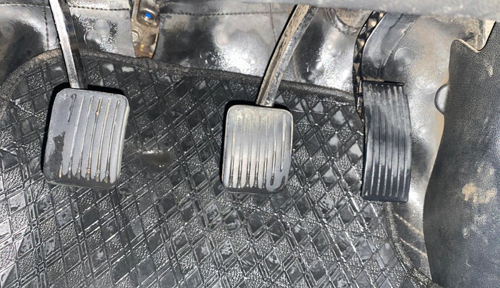 2015 Hyundai Grand i10 SPORTZ 1.2 KAPPA VTVT, CNG, Manual, 1,32,775 km, Pedals