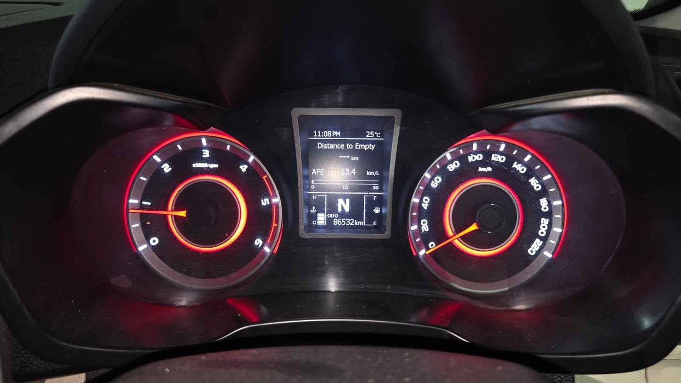 2022 Mahindra XUV300 W8 (O) 1.5 DIESEL AMT, Diesel, Automatic, 86,532 km, Odometer Image