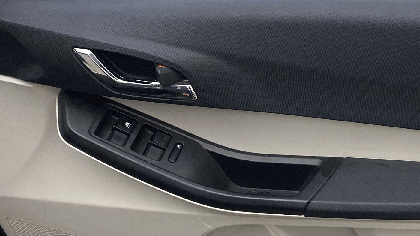 2022 Tata Tiago XZ PLUS PETROL, Petrol, Manual, 45,290 km, Driver Side Door Panels Control