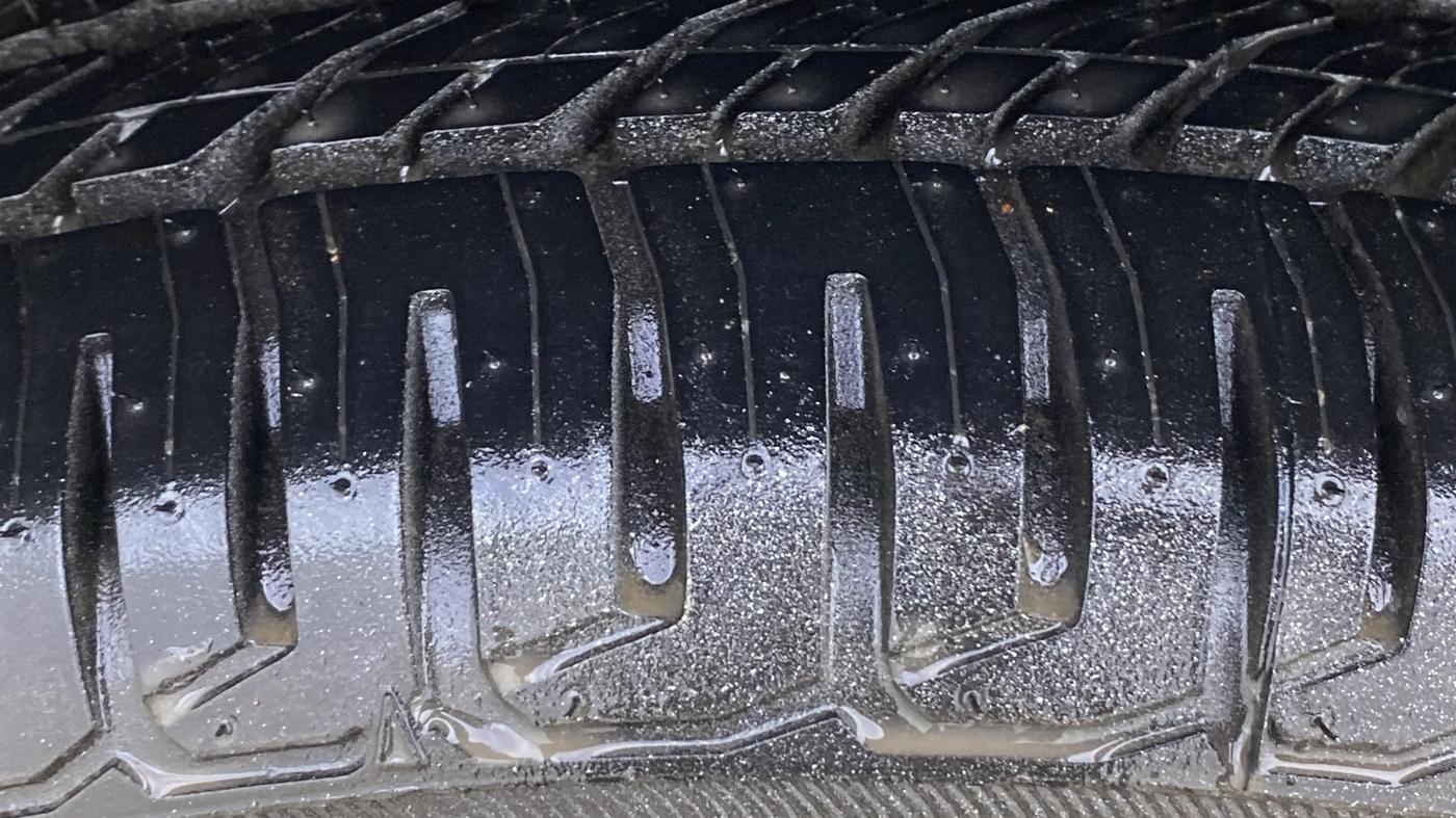 2014 Maruti Wagon R 1.0 VXI, Petrol, Manual, 11,438 km, Right Rear Tyre Tread