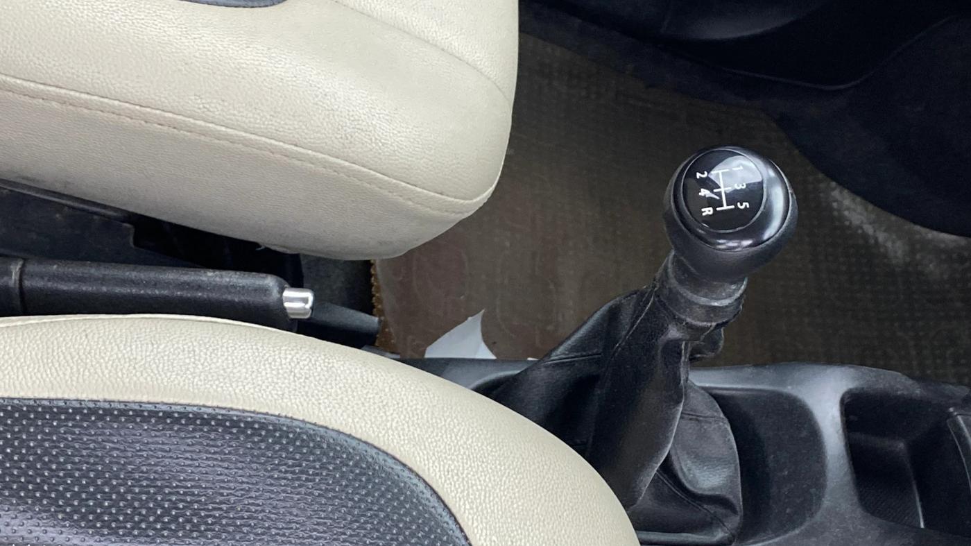 2014 Maruti Wagon R 1.0 VXI, Petrol, Manual, 11,438 km, Gear Lever
