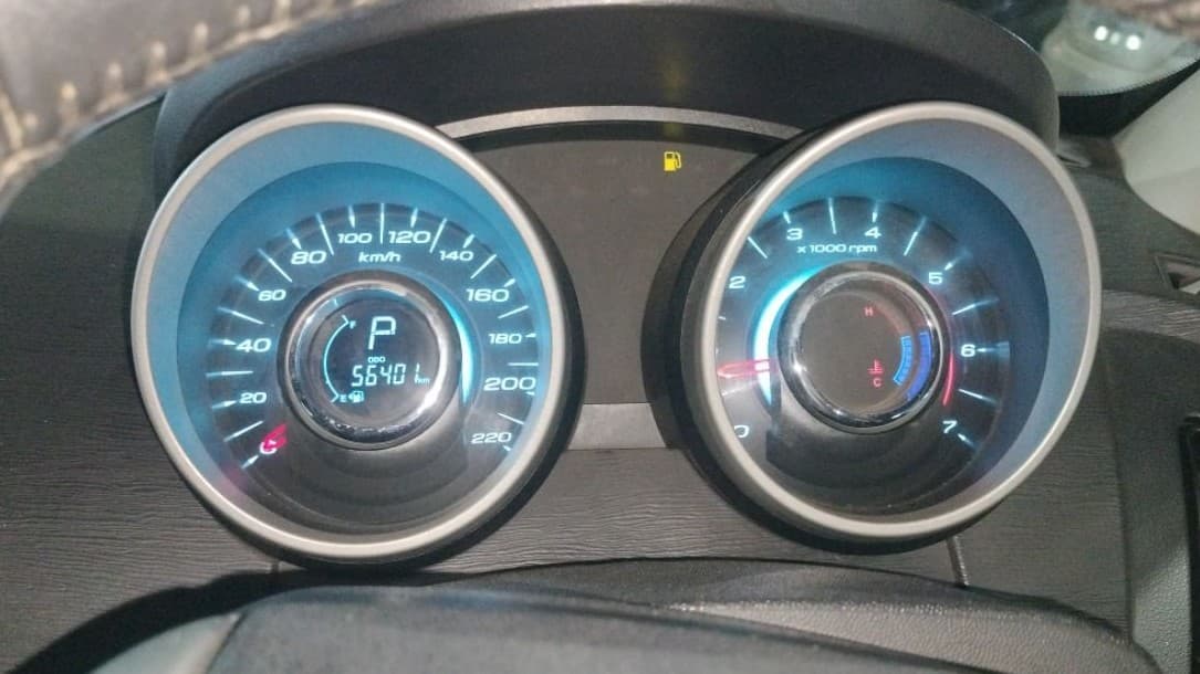 2017 Mahindra XUV500 W10 AT, Diesel, Automatic, 56,401 km, Odometer Image